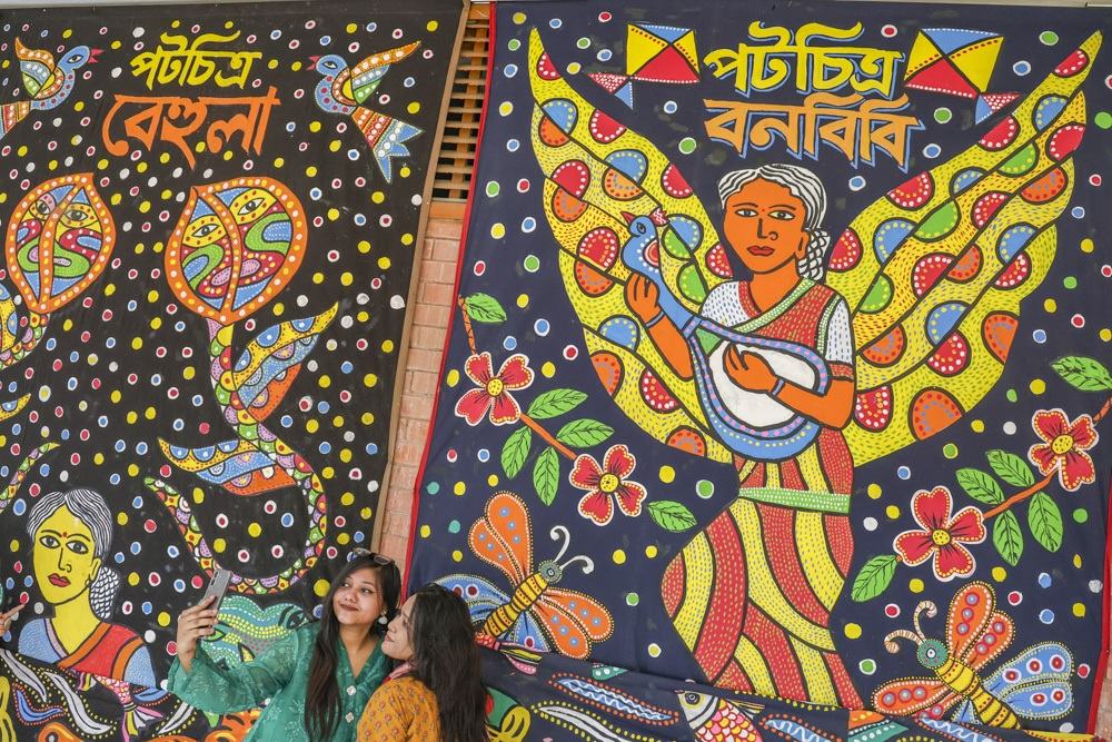চারুকলায় চলছে শেষ প্রস্তুতি