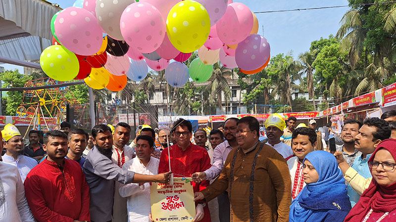 ফেনীতে আনন্দ শোভাযাত্রা শেষে সাত দিনব্যাপী মেলার উদ্বোধন