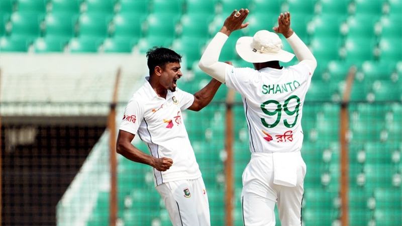 ১৪তম বারের মতো ৫ উইকেট নিলেন তাইজুল