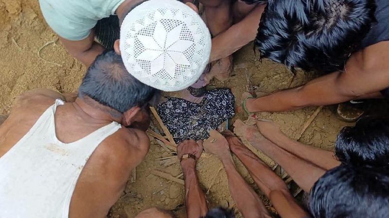 কক্সবাজারে পাহাড় ধসে তিনদিনে ২০ জনের প্রাণহানি