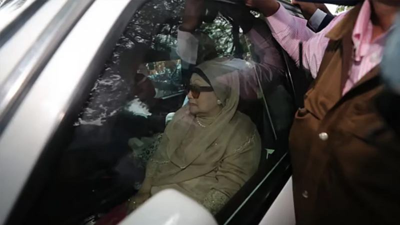 ফিরোজায় পৌঁছেছেন খালেদা জিয়া
