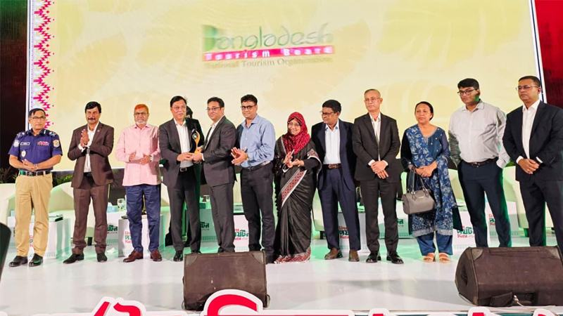 বছরের সেরা অ্যামিউজমেন্ট পার্কের পুরস্কার পেল ফ্যান্টাসি কিংডম