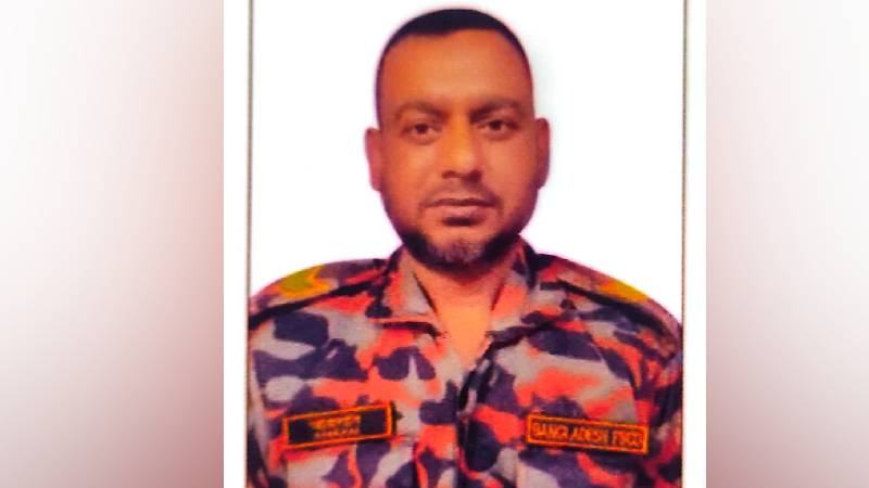 দায়িত্ব পালনকালে বাসের ধাক্কায় ফায়ার ফাইটারের মৃত্যু