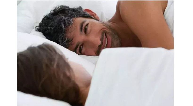 দাম্পত্য মধুর করবে ‘পিলো টক’
