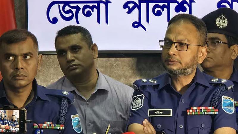 কাপাসিয়ায় ৫ খুন: পাওয়া গেছে ফোরকানের মোবাইল ফোন, পুলিশের ধারণা ‘আত্মহত্যা’ করেছেন