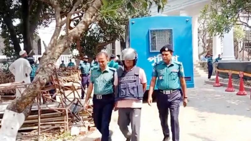 আশুলিয়ায় মরদেহ পোড়ানোর মামলায় তিন পুলিশ কর্মকর্তা কারাগারে