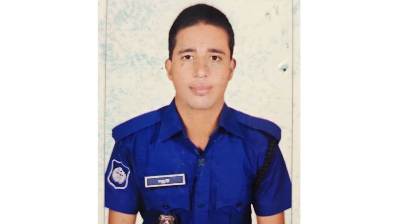 খুলনায় নিজের অস্ত্রের গুলিতে প্রাণ গেল পুলিশ সদস্যের