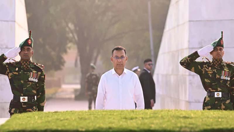 জিয়াউর রহমানের সমাধিতে শ্রদ্ধা প্রধানমন্ত্রীর