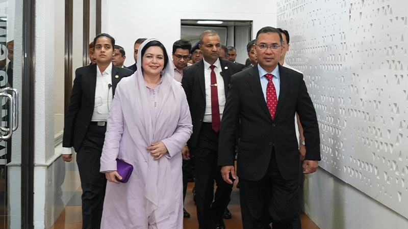 জাপান সফর শেষে দেশে ফিরেছেন প্রধানমন্ত্রী