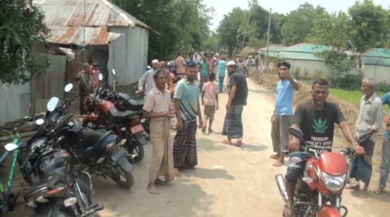 পঞ্চগড়ে ভুট্টা তুলতে গিয়ে বিদ্যুৎস্পৃষ্টে তিনজনের মৃত্যু, অব্যবস্থাপনার অভিযোগ