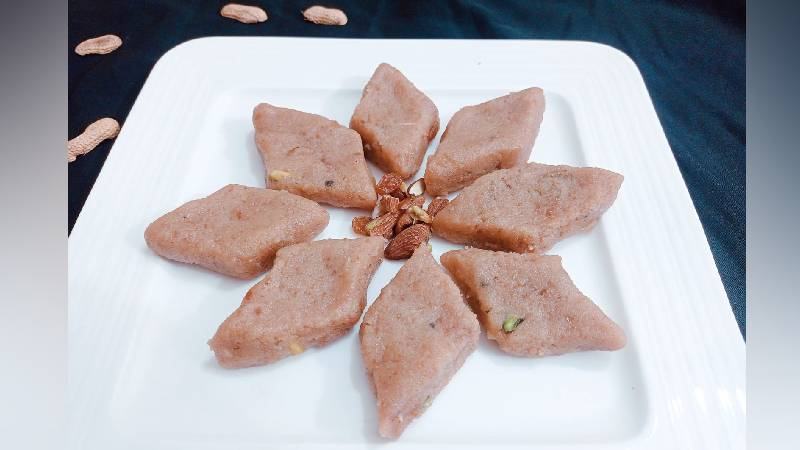 পিনাট বরফি: সহজ উপকরণে ঘরোয়া মিষ্টান্ন