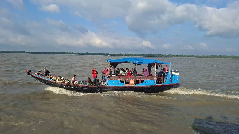 সুন্দরবনের দুবলারচরে পুণ্যার্থীদের যাত্রা শুরু