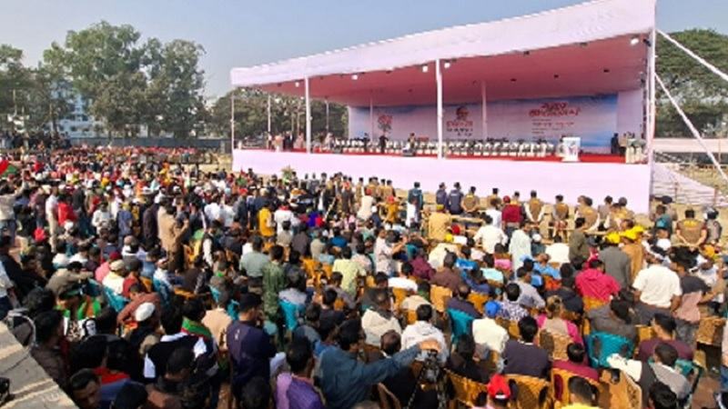চট্টগ্রামে তারেক রহমানের সমাবেশ, পলোগ্রাউন্ডে নেতাকর্মীদের ঢল