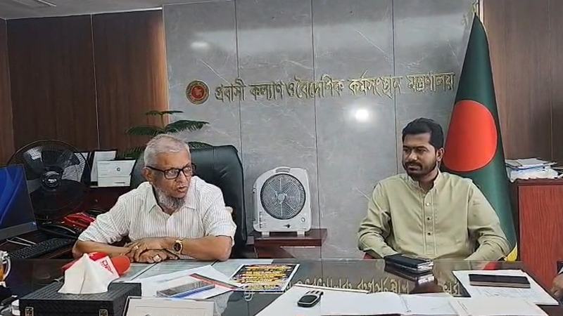 দেশের স্বার্থ রক্ষা করব নাকি যেমন-তেমনে কর্মী পাঠাব: মালয়েশিয়া ইস্যুতে প্রবাসী কল্যাণমন্ত্রী