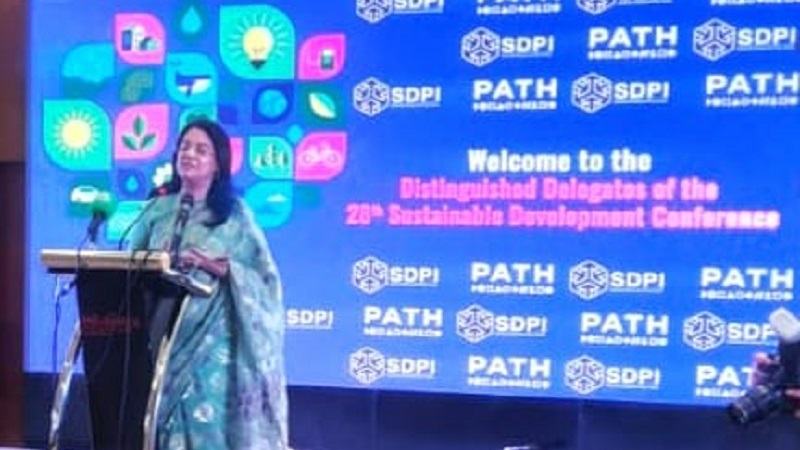 মেগা প্রকল্পের বদলে মানুষকে অগ্রাধিকার দিতে হবে: ইসলামাবাদে পরিবেশ উপদেষ্টা
