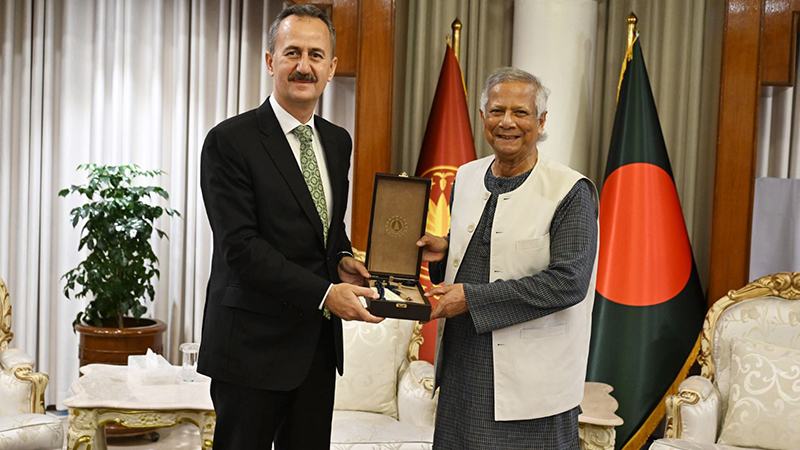 প্রথান উপদেষ্টার সঙ্গে তুরস্কের প্রতিরক্ষা শিল্প সংস্থার প্রধানের সাক্ষাৎ