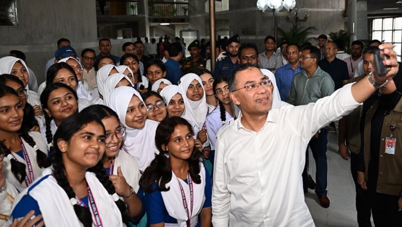 প্রাণীদের প্রতি যত্নশীল হতে শিক্ষার্থীদের আহ্বান প্রধানমন্ত্রীর