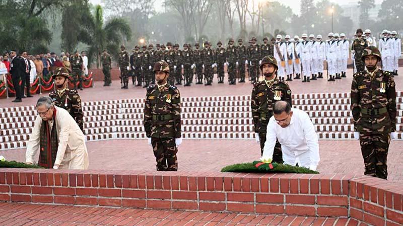 জাতীয় স্মৃতিসৌধে রাষ্ট্রপতি ও প্রধানমন্ত্রীর শ্রদ্ধা