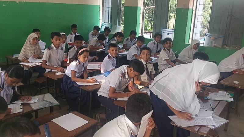 ‎সহকারী শিক্ষকরা কর্মবিরতিতে,  একাই চার শ্রেণীর বার্ষিক পরীক্ষা নিয়েছেন প্রধান শিক্ষক