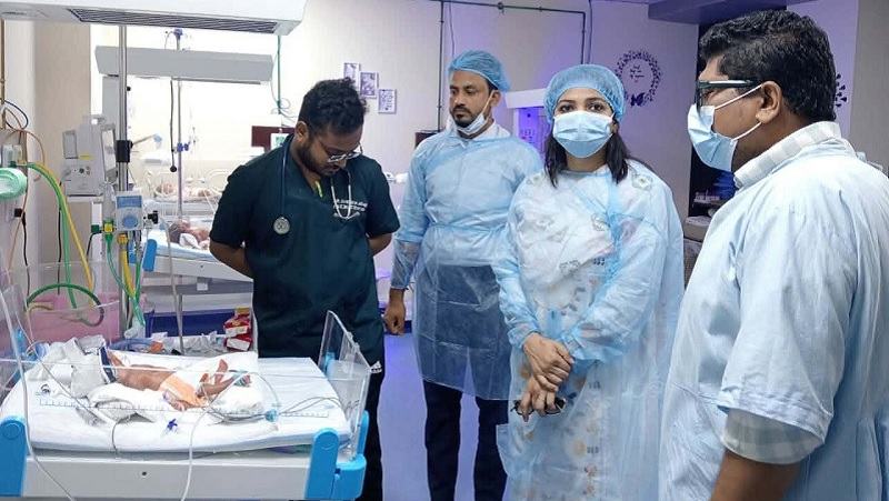মিরসরাইয়ে হাসপাতালের লিফটে সন্তান প্রসব, মা-শিশুকে বিনামূল্যে চিকিৎসা দিল কর্তৃপক্ষ