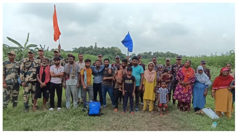 ভারতে অনুপ্রবেশকারী ১৭ বাংলাদেশীকে হস্তান্তর করেছে বিএসএফ