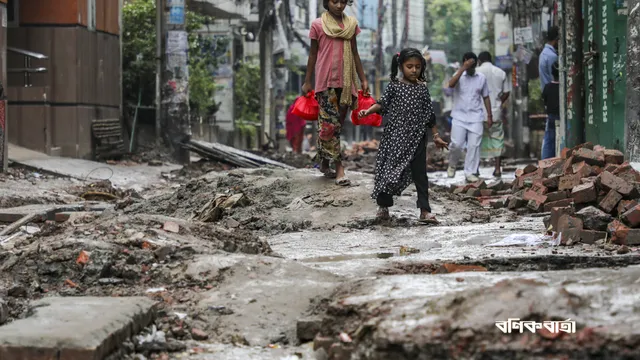 আর কে মিশন রোডে খোঁড়াখুঁড়িতে দুর্ভোগ