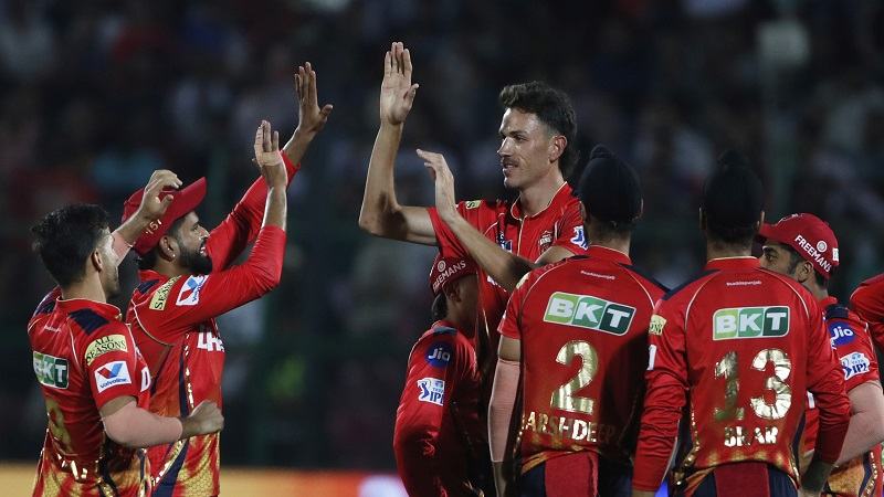 শীর্ষ দুইয়ে চোখ রেখে মুখোমুখি পাঞ্জাব-মুম্বাই