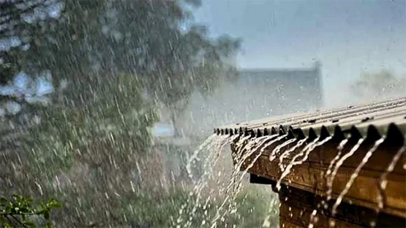 সারা দেশে মাঝারি থেকে ভারী বৃষ্টির সম্ভাবনা