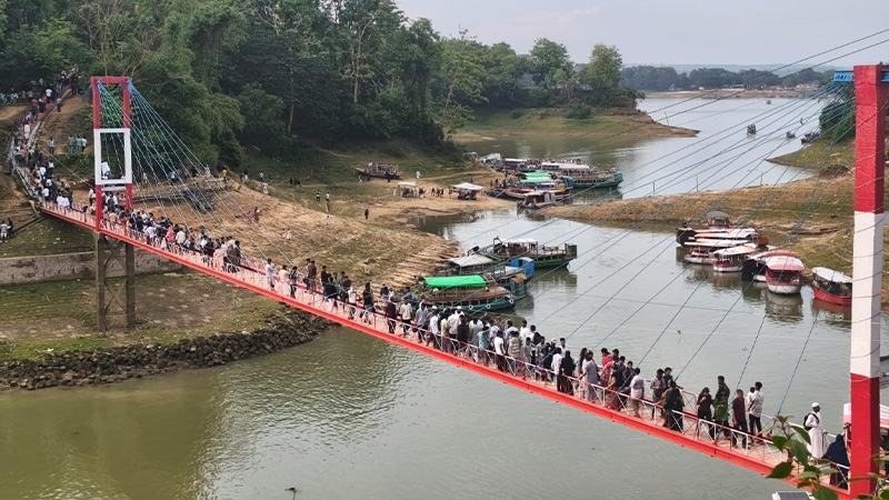পর্যটকদের উচ্ছ্বাসে মুখরিত সাজেক ও রাঙ্গামাটি
