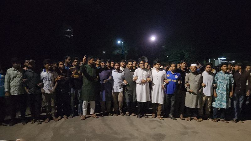 মিডফোর্ডে ব্যবসায়ীকে হত্যার প্রতিবাদে রাবিতে বিক্ষোভ