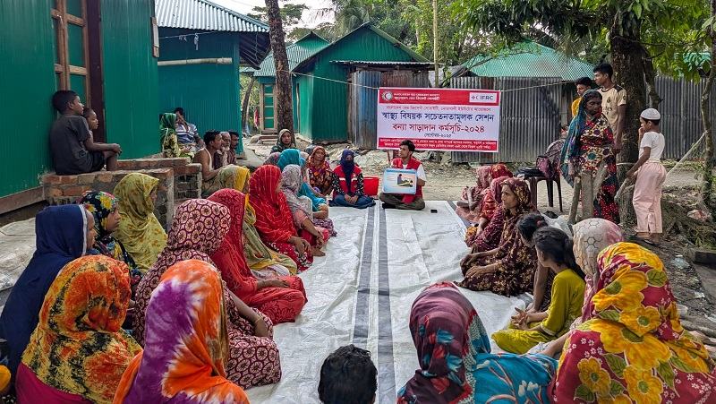রেড ক্রিসেন্টের সহায়তায় নতুন জীবন পেল ৩ লক্ষাধিক মানুষ
