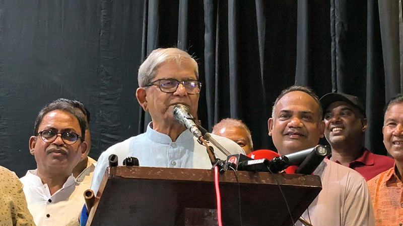 রাজনৈতিক ভুলে ফ্যাসিস্টদের কবলে পড়া যাবে না : মির্জা ফখরুল