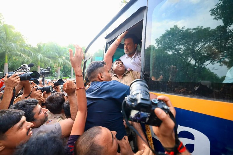 রাহুল ১