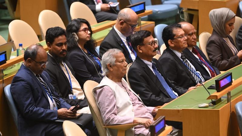 রোহিঙ্গা সম্মেলনে যোগ দিয়েছেন প্রধান উপদেষ্টা