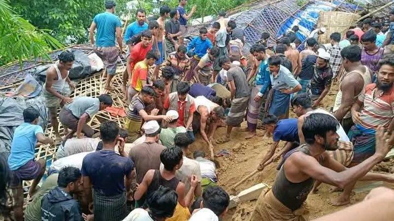 রোহিঙ্গা ক্যাম্পে পাঁচ শিশুর মরদেহ উদ্ধার, আটকা পড়েছে অন্তত ৩০