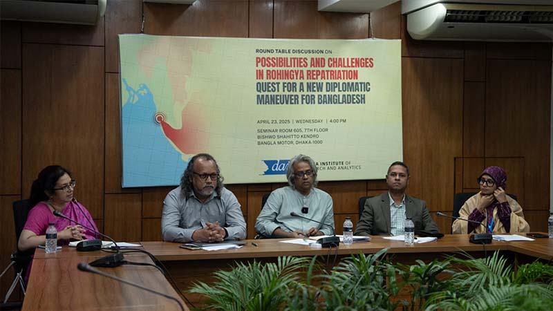 রোহিঙ্গা প্রত্যাবাসনে সরকারকে দ্বৈত ট্র্যাক কূটনৈতিক কৌশল নিতে হবে