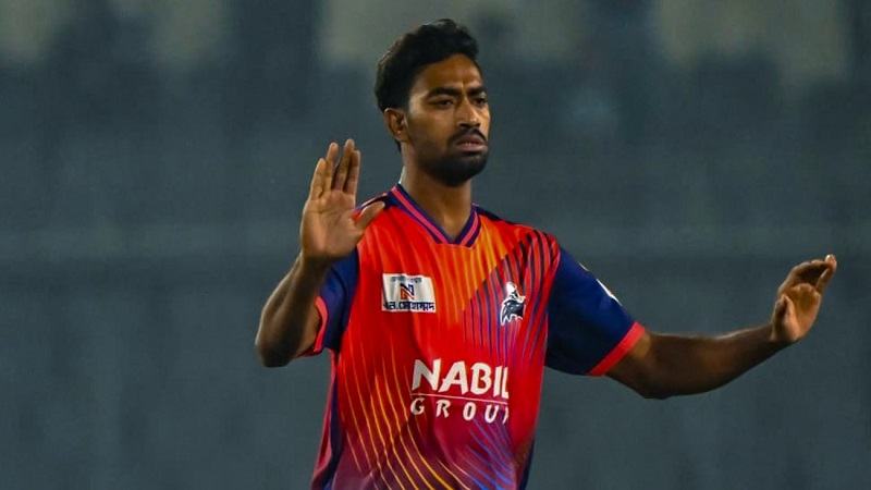 রাজশাহীকে শীর্ষে ফেরালেন রিপন মন্ডল