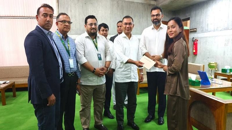 ঋতুপর্ণা চাকমাকে বাড়ি নির্মাণে আর্থিক সহায়তার চেক দিলেন প্রধানমন্ত্রী