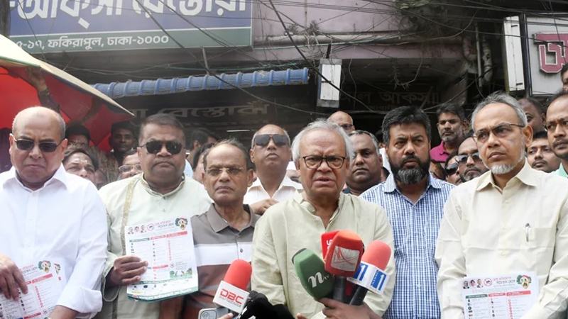 ডেঙ্গু প্রতিরোধে সবাইকে এগিয়ে আসার আহ্বান রুহুল কবির রিজভীর