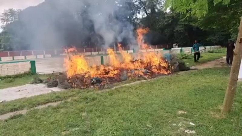 রাজবাড়ীতে ৭ লাখ টাকার চায়না দুয়ারি জাল জব্দ