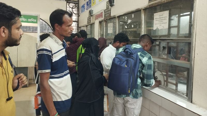 সার্ভার জটিলতায় ট্রেনের অনলাইন টিকিট বিক্রি বন্ধ