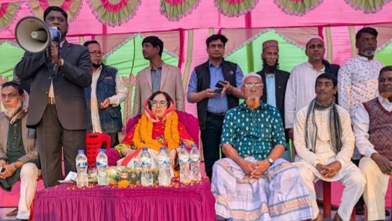 এখন দল থেকে ফোন আসে, মন্ত্রিত্বের বিনিময়ে আসন ছাড়ার জন্য: রুমিন ফারহানা