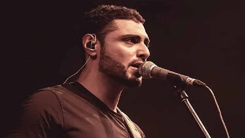 বাবা জসিমের কবরে  চিরনিদ্রায় এ কে রাতুল