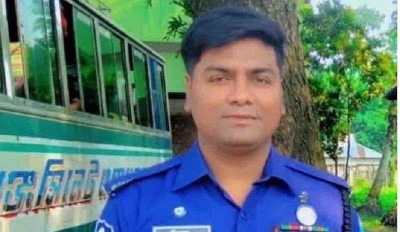 কুমিল্লায় সড়ক দুর্ঘটনায় পুলিশ সদস্যের মৃত্যু