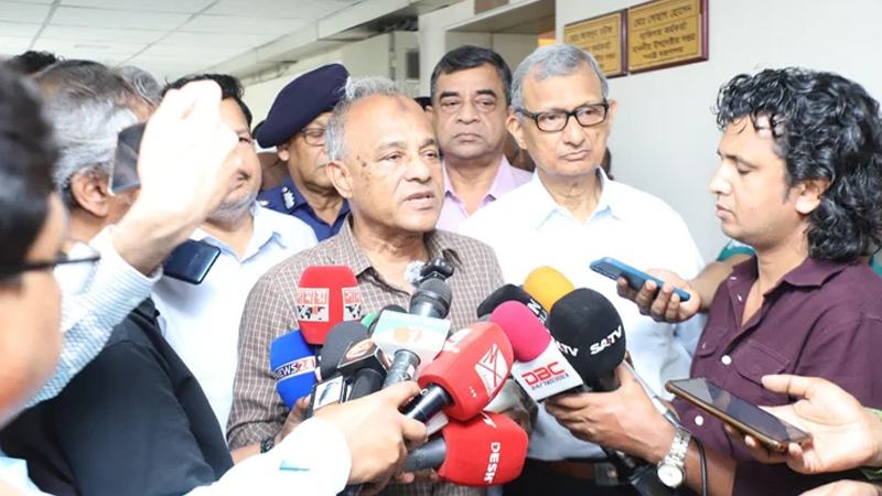 ঈদে বাসে ডাকাতি ঠেকাতে যাত্রীদের ছবি তোলা হবে: স্বরাষ্ট্র উপদেষ্টা