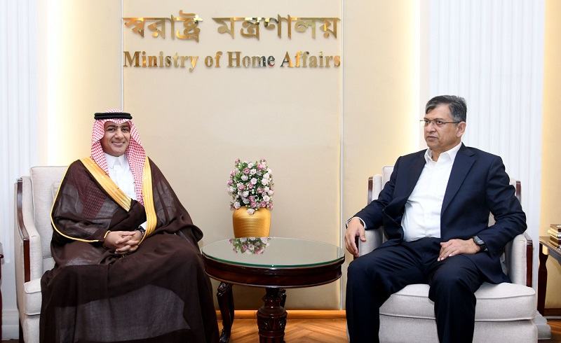 স্বরাষ্ট্রমন্ত্রী ও সৌদি রাষ্ট্রদূতের বৈঠকে রোহিঙ্গাদের পাসপোর্ট নিয়ে বিশেষ গুরুত্ব