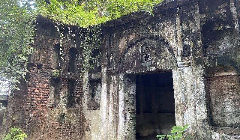 সাতশ বছরের প্রাচীন গ্রন্থাগার সংরক্ষণ চায় নারায়ণগঞ্জবাসী
