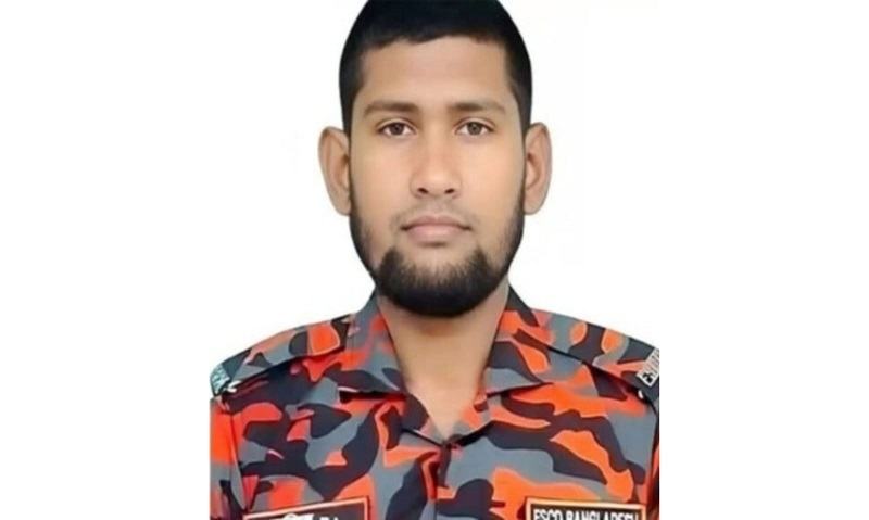 ফায়ার ফাইটার দিবসে সড়কে প্রাণ গেল এক ফায়ার ফাইটারের