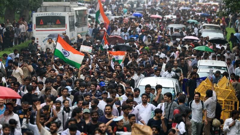 বিক্ষোভের জেরে ভারতীয় সংসদে অচলাবস্থা, চাপে মোদি সরকার