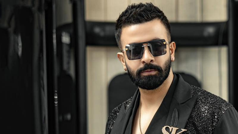‘কালা জাহাঙ্গীর’ নয়, মৌলিক গল্পেই শাকিবের নতুন সিনেমা